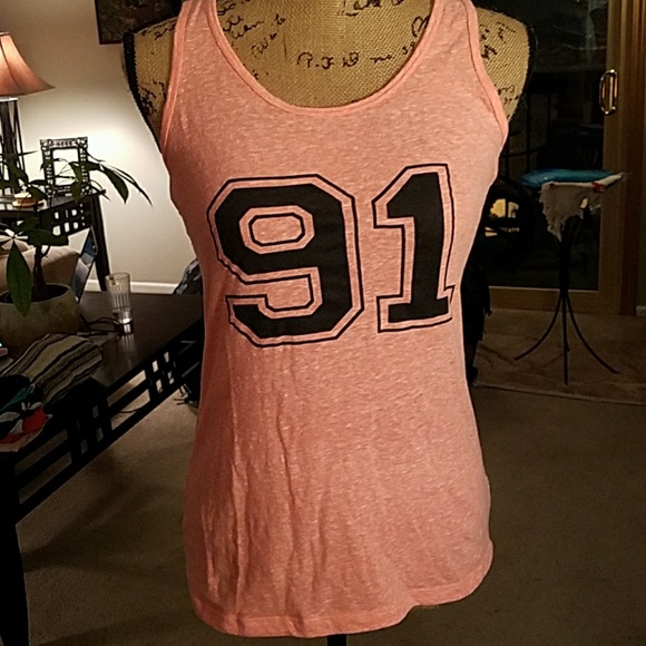 Workout tank - Picture 1 of 3